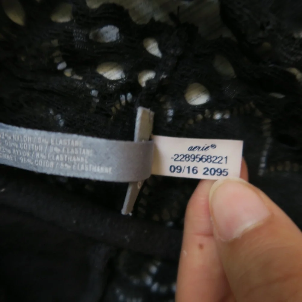 Aerie Black Floral Lace Bralette‎ Plunge Lightweight Pullover Comfy